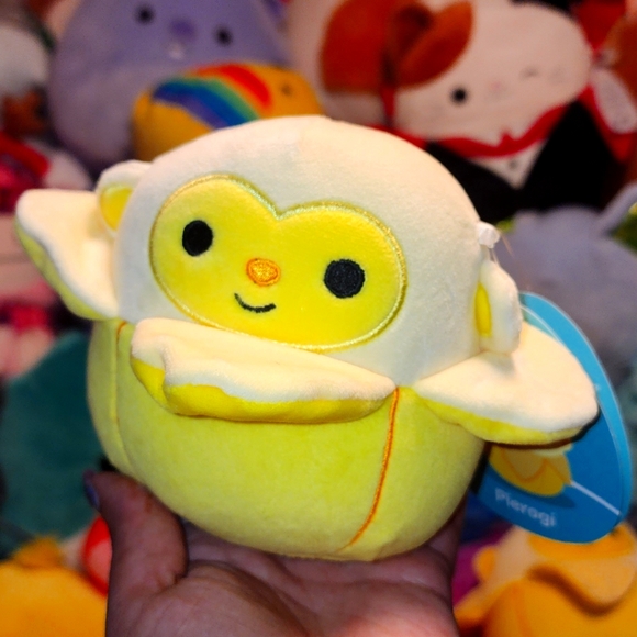 PIEROGI 🍌🐒 SUPER RARE BEST DEFECT EVER! Yellow Banana Monkey Squishmallow NWT - Picture 5 of 9